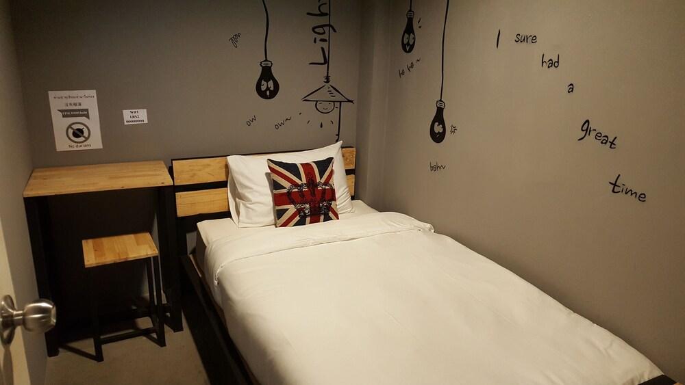 La Belle Nuit House Vandrehjem Chiang Mai Eksteriør billede